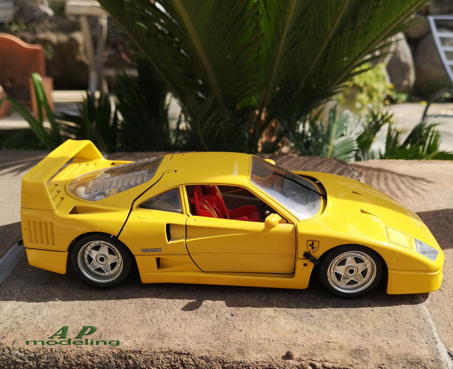 modellino auto 1:18 Ferrari f40 giallo Bburago modellini da collezione diecast