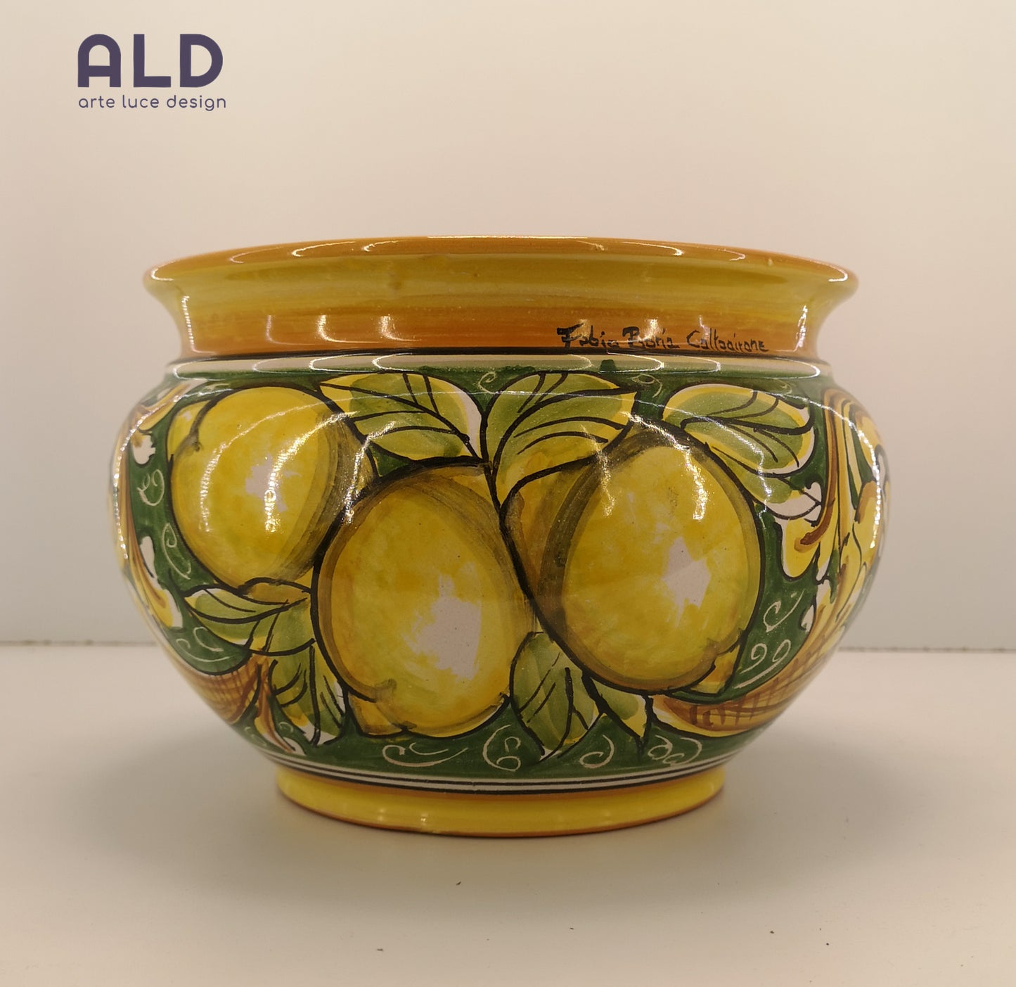 Vaso porta piante in ceramica di Caltagirone cachepot con limoni da giardino