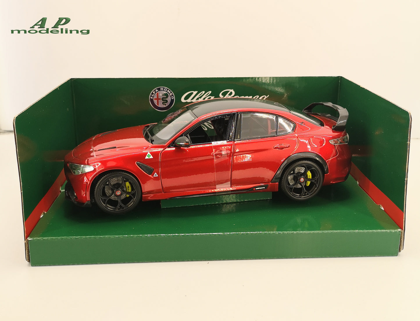 modellino auto scala 1/18 alfa romeo giulia GTAm modellini da collezione bburago