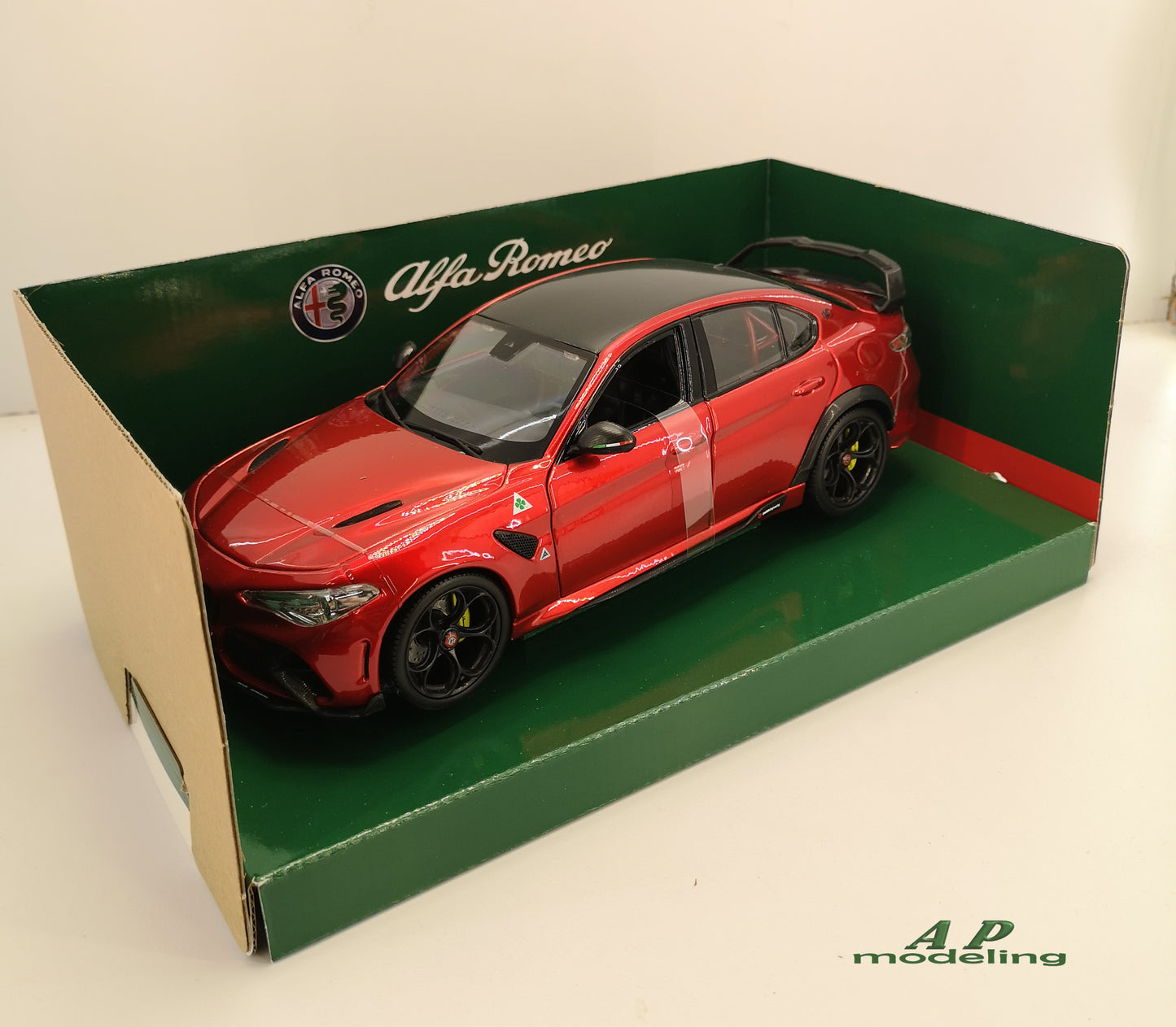 modellino auto scala 1/18 alfa romeo giulia GTAm modellini da collezione bburago