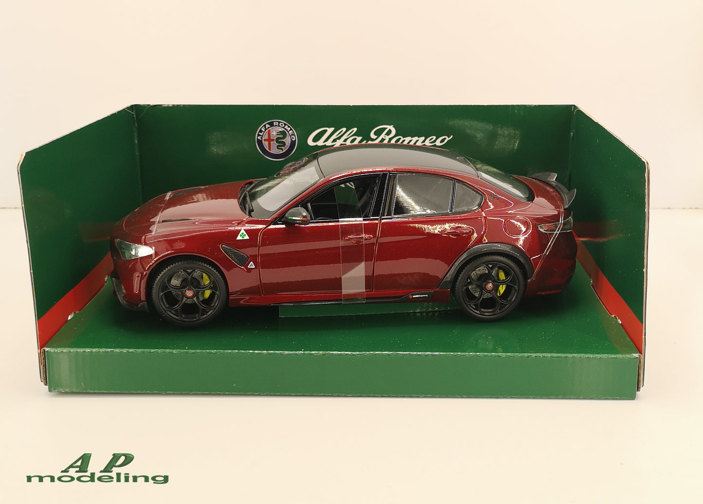 modellino alfa romeo giulia GTA modellini auto scala 1/18 da collezione bburago