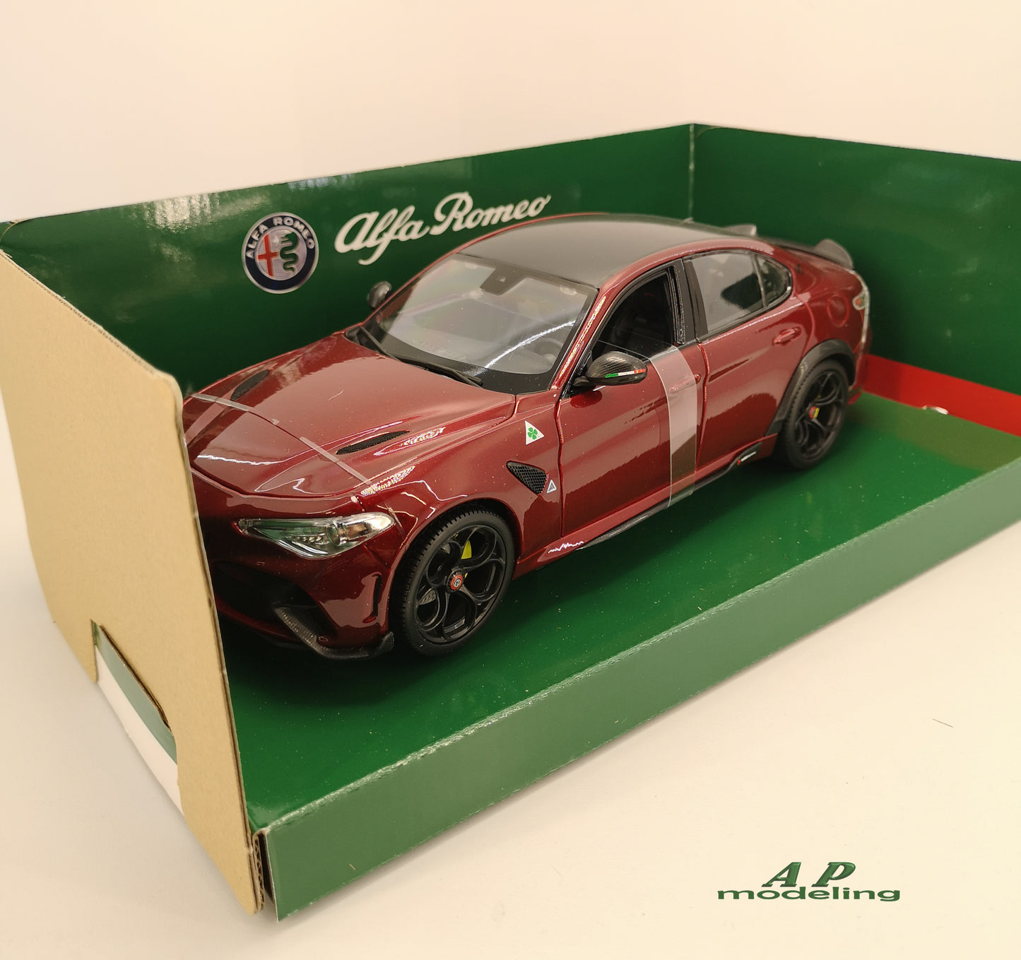 modellino alfa romeo giulia GTA modellini auto scala 1/18 da collezione bburago