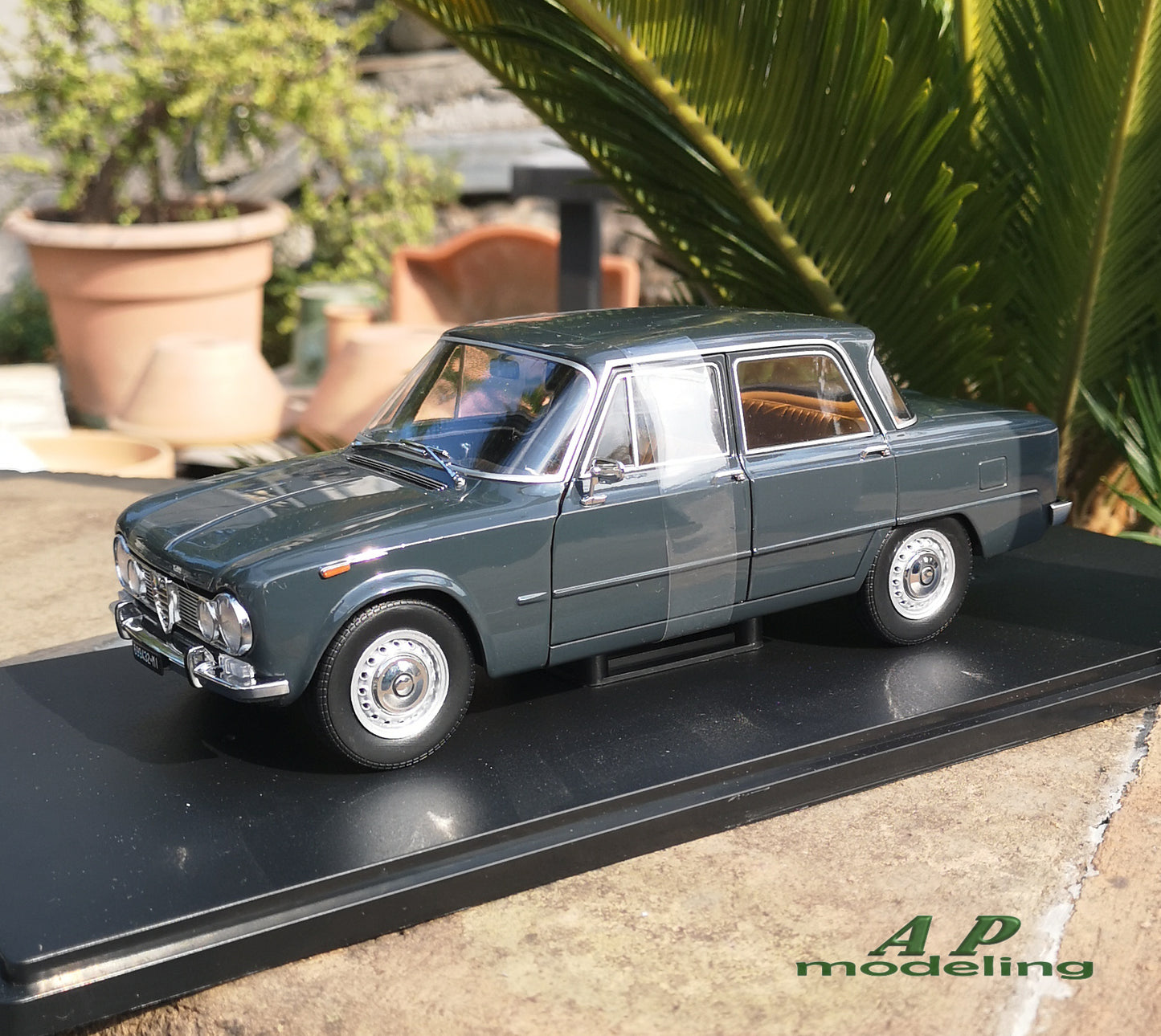 modellino auto 1:18 alfa romeo giulia 1.6 TI del 1962 modellini da collezione