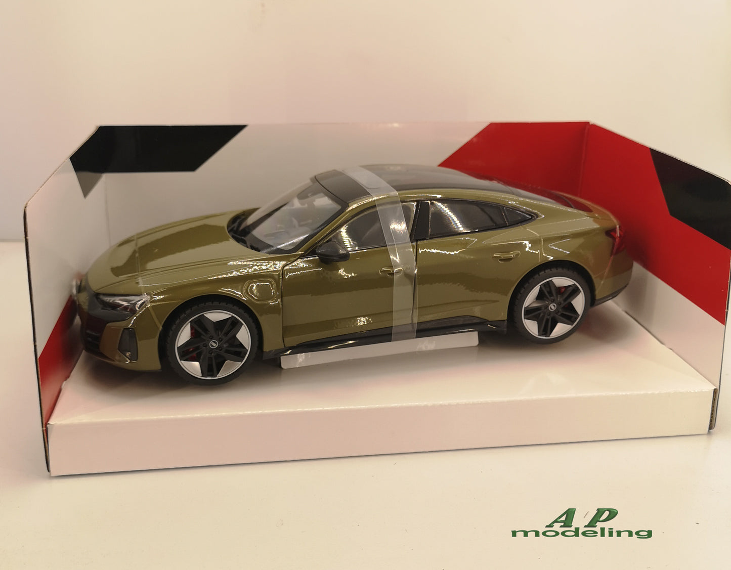 modellino auto scala 1/18 audi RS e-tron GT del 2022 modellini da collezione