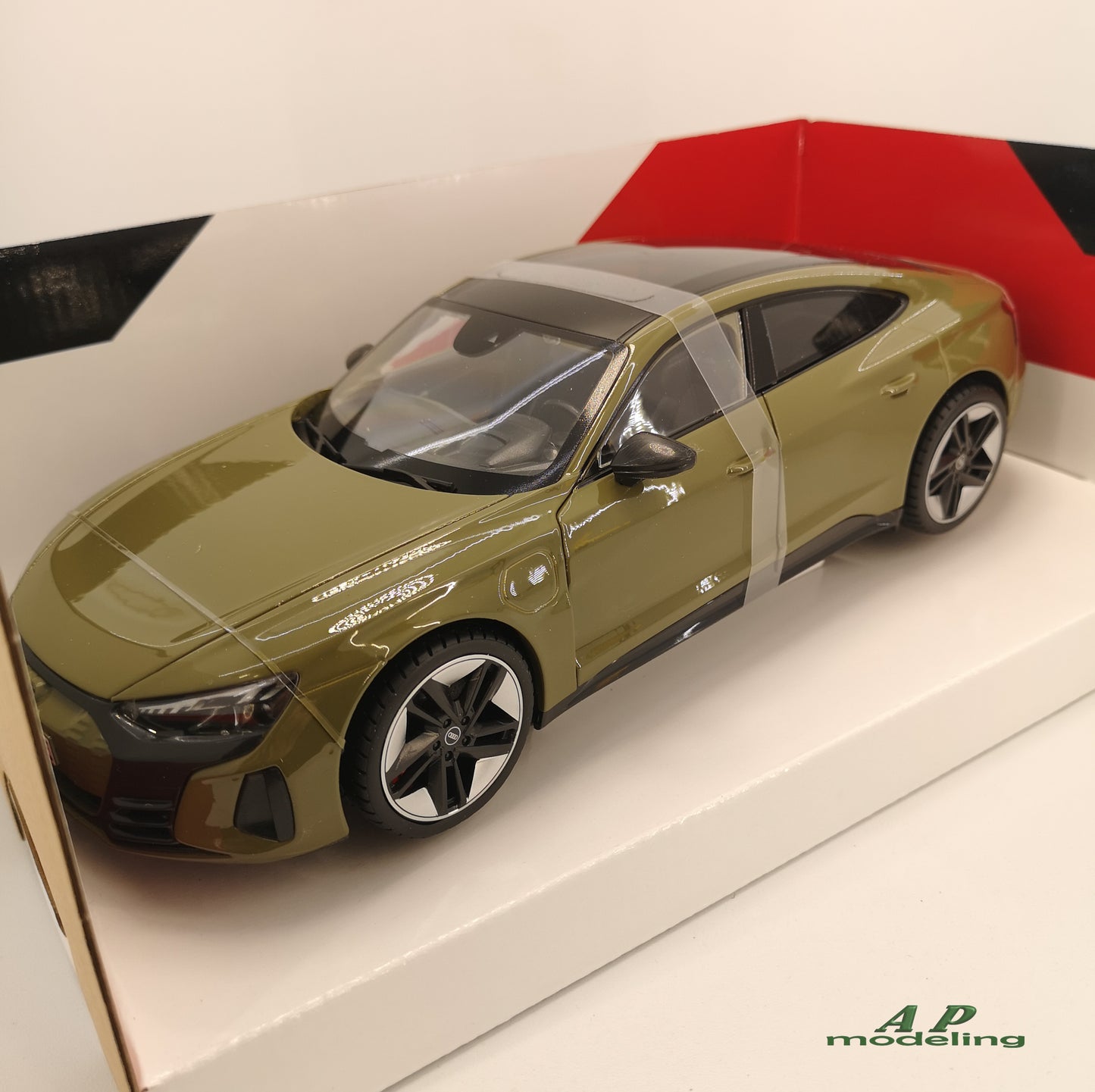 modellino auto scala 1/18 audi RS e-tron GT del 2022 modellini da collezione