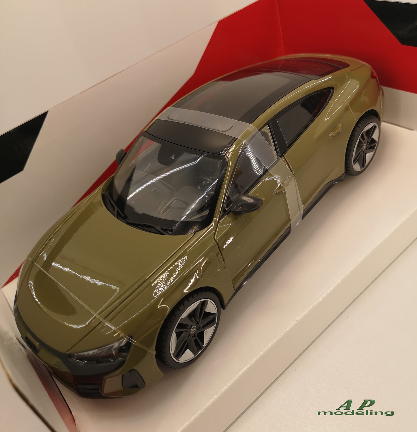 modellino auto scala 1/18 audi RS e-tron GT del 2022 modellini da collezione