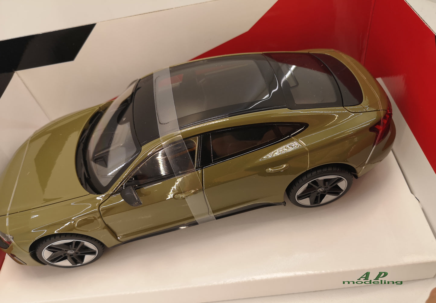 modellino auto scala 1/18 audi RS e-tron GT del 2022 modellini da collezione