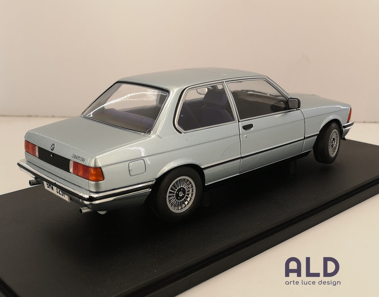 modellino bmw 323i e21 coupe modellini auto scala 1/18 della solido