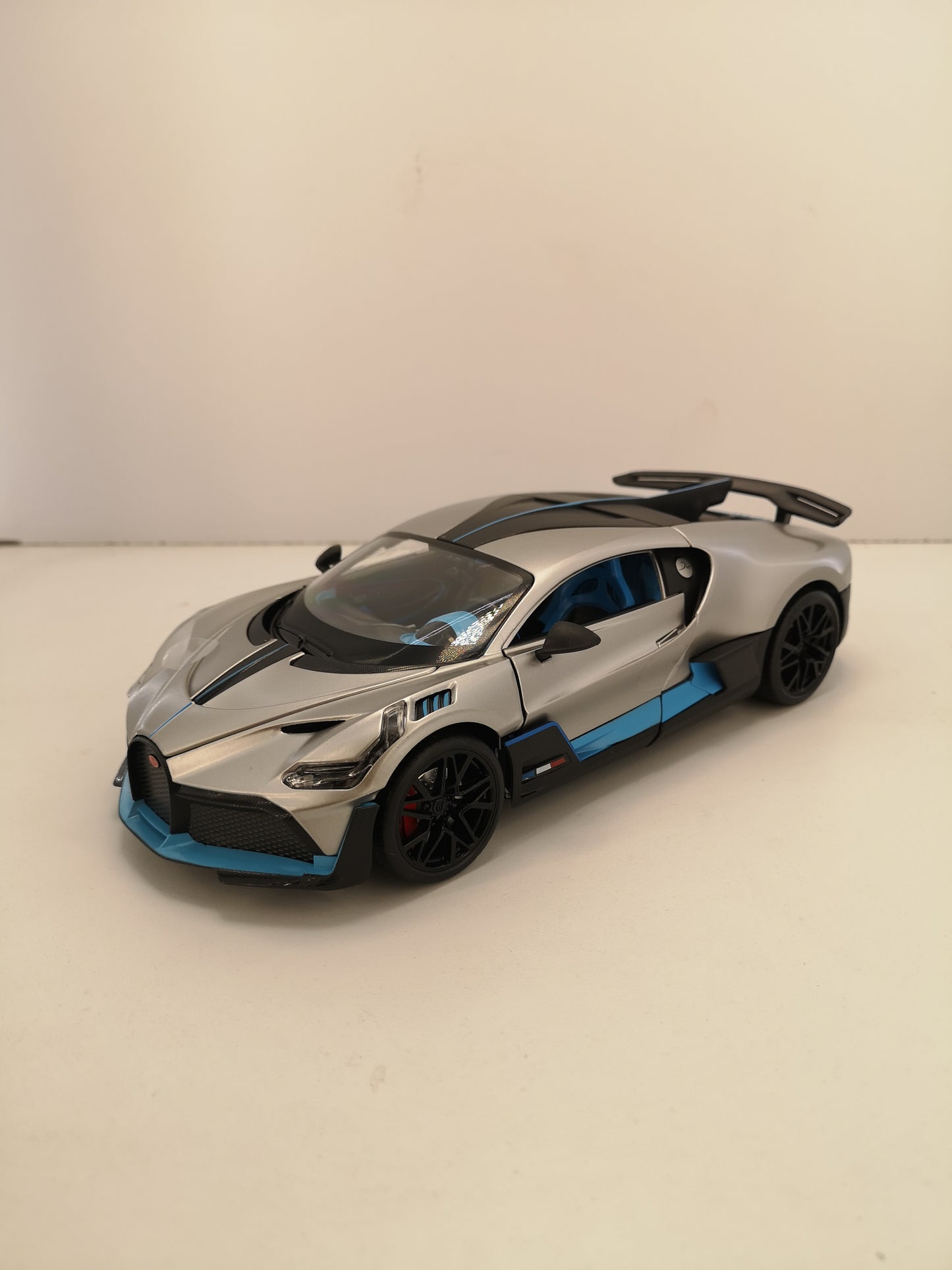 modellino auto scala 1/18 bugatti divo modellini da collezione die cast