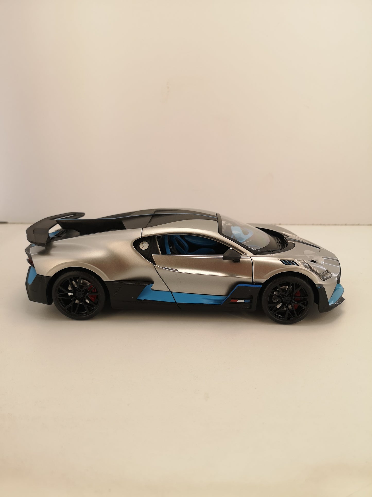 modellino auto scala 1/18 bugatti divo modellini da collezione die cast