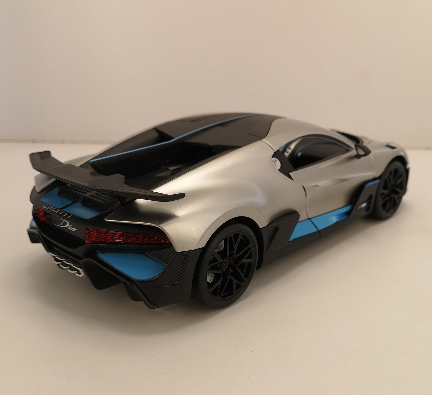 modellino auto scala 1/18 bugatti divo modellini da collezione die cast