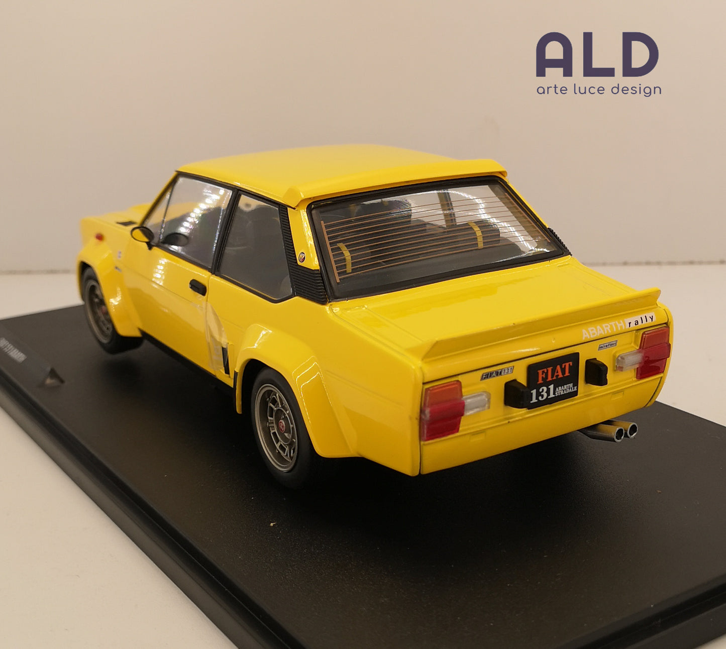modellino auto scala 1/18 FIAT 131 abarth modellini da collezione solido
