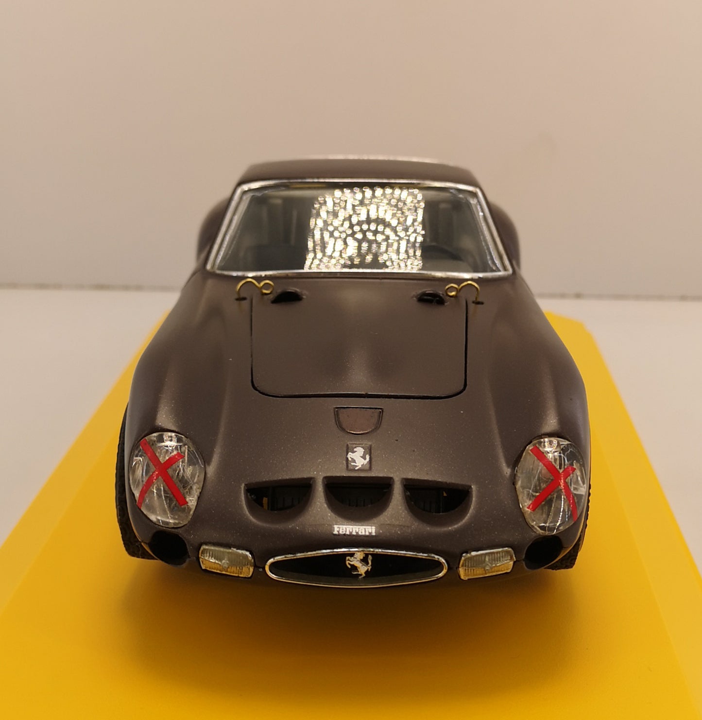 modellino auto 1:18 ferrari 250 gto del 1962 della burago macchinine restaurata