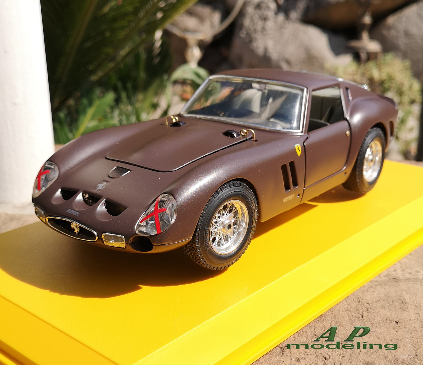 modellino auto 1:18 ferrari 250 gto del 1962 della burago macchinine restaurata
