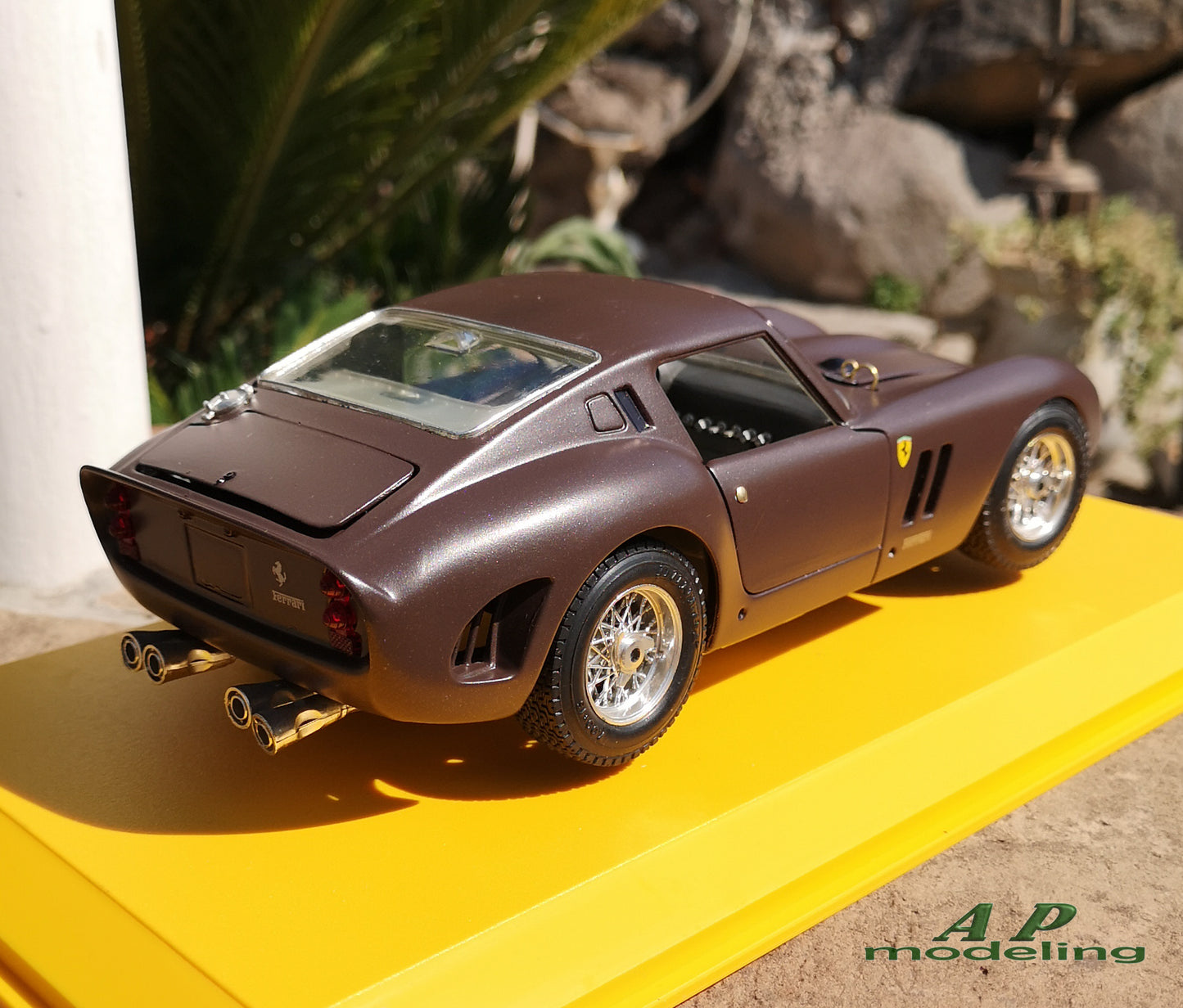 modellino auto 1:18 ferrari 250 gto del 1962 della burago macchinine restaurata