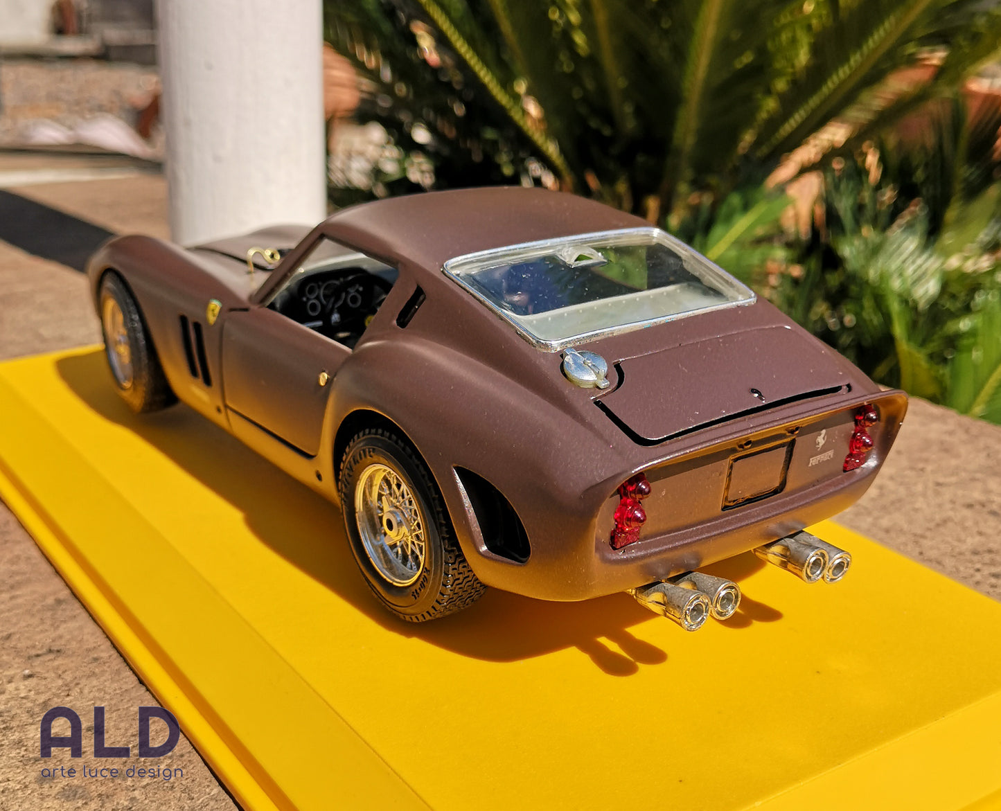 modellino auto 1:18 ferrari 250 gto del 1962 della burago macchinine restaurata