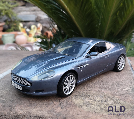 modellino auto scala 1/18 Aston martin DB9 coupè modellini die cast collezione