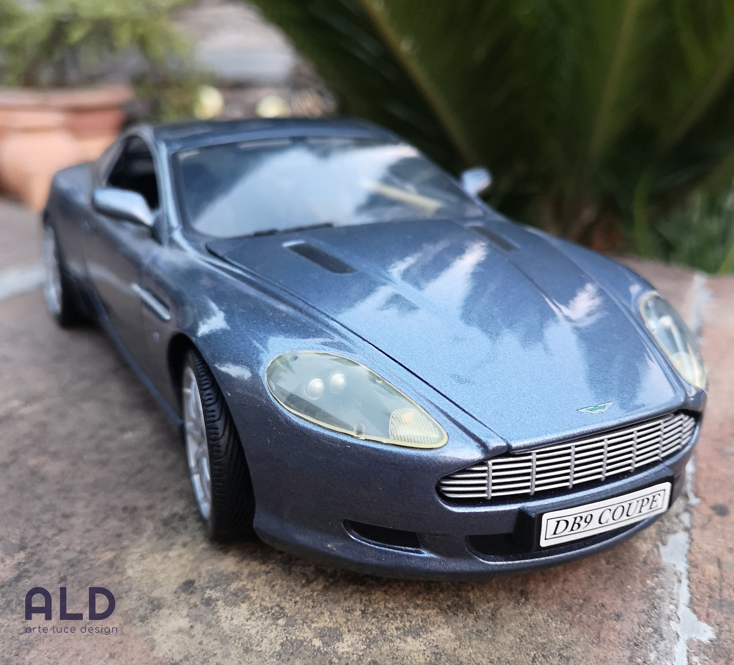 modellino auto scala 1/18 Aston martin DB9 coupè modellini die cast collezione