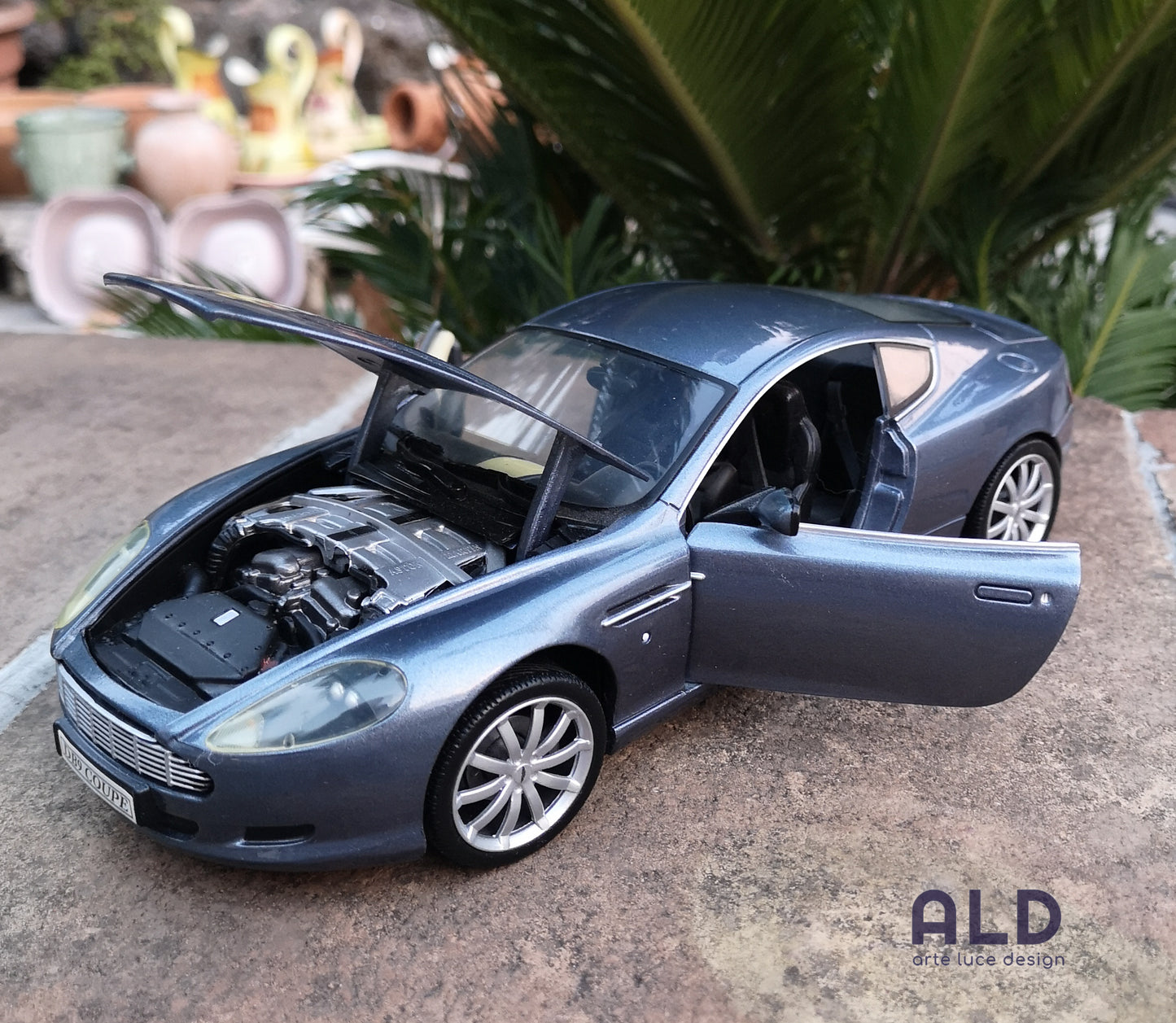 modellino auto scala 1/18 Aston martin DB9 coupè modellini die cast collezione