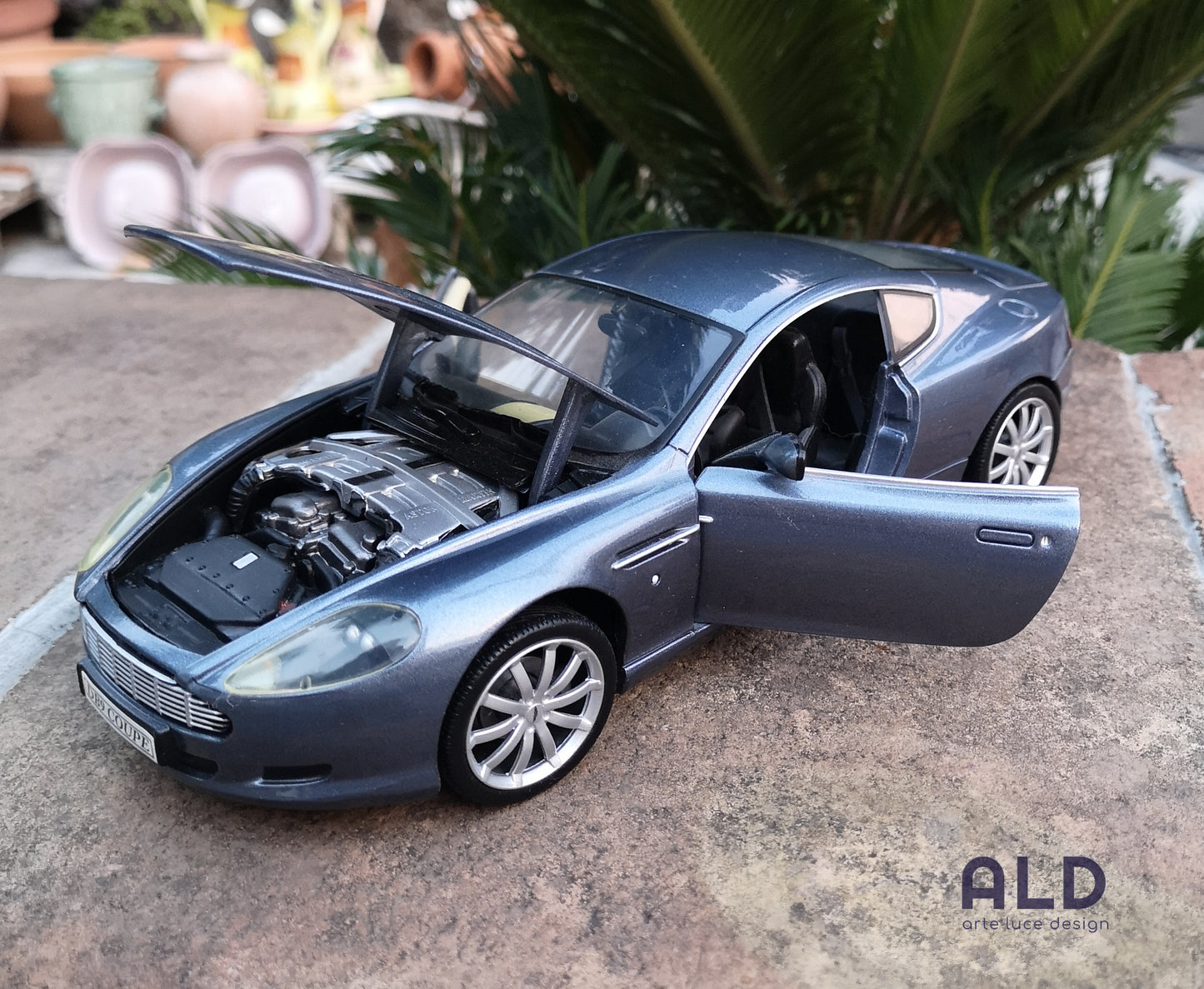 modellino auto scala 1/18 Aston martin DB9 coupè modellini die cast collezione