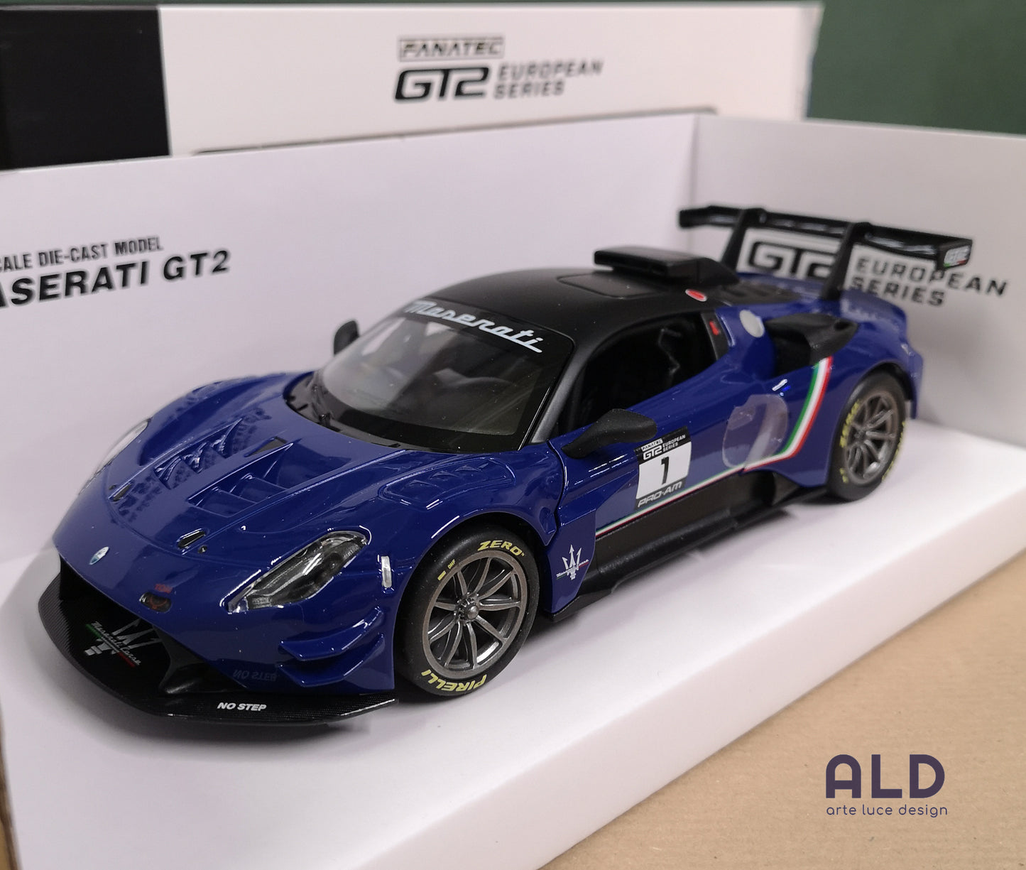modellino auto scala 1/24 maserati gt2 modellini da collezione die cast
