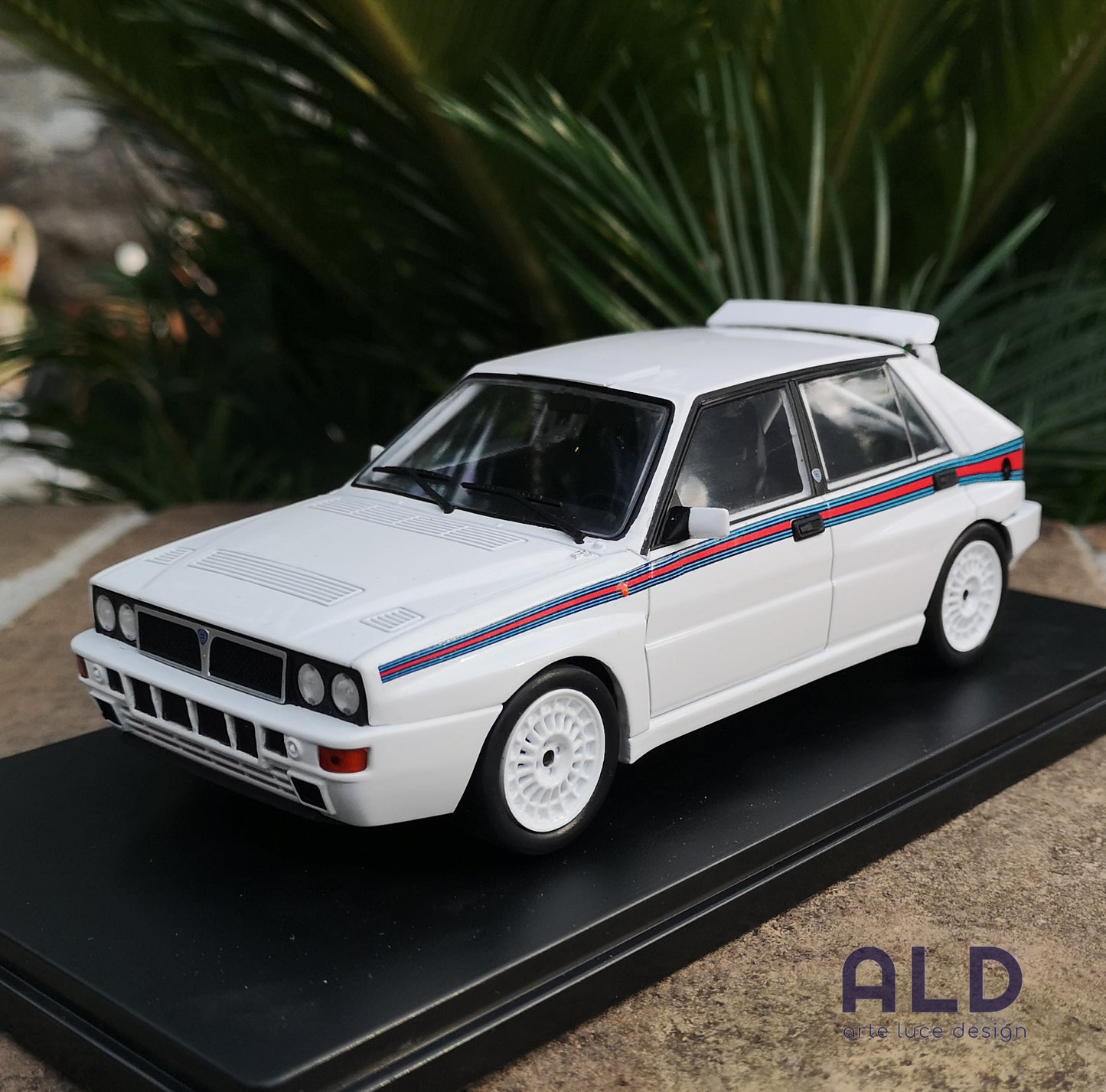 modellino auto scala 1/24 lancia delta hf integrale della white box modellini