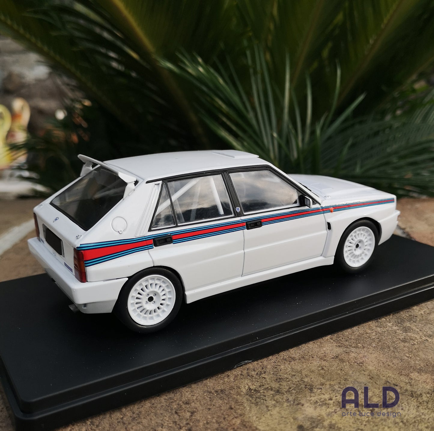 modellino auto scala 1/24 lancia delta hf integrale della white box modellini