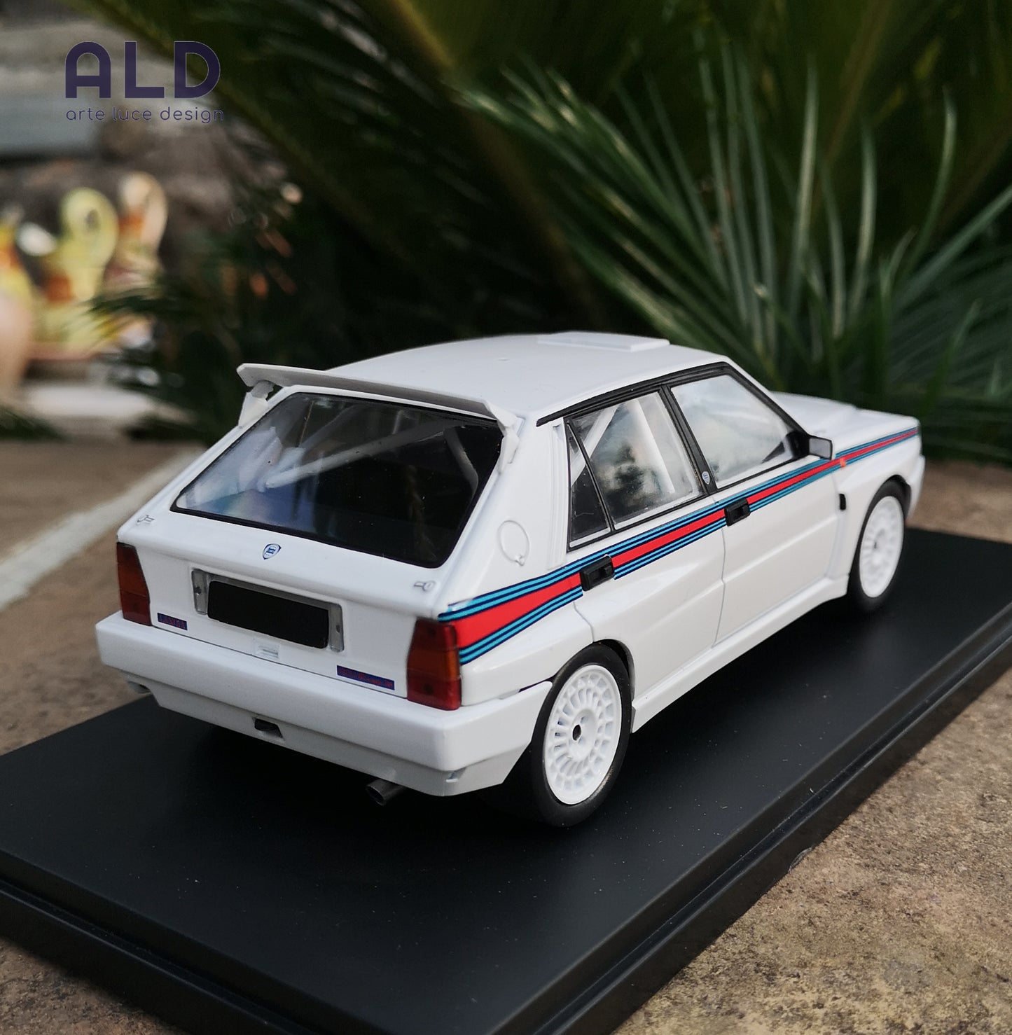 modellino auto scala 1/24 lancia delta hf integrale della white box modellini