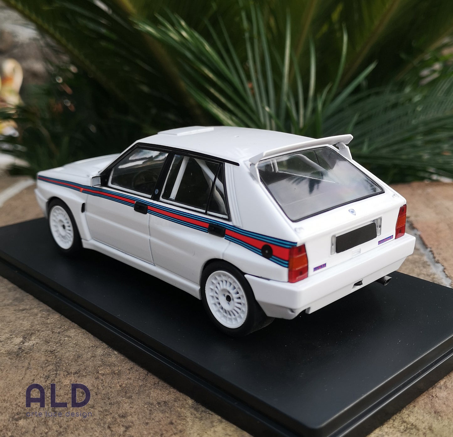 modellino auto scala 1/24 lancia delta hf integrale della white box modellini