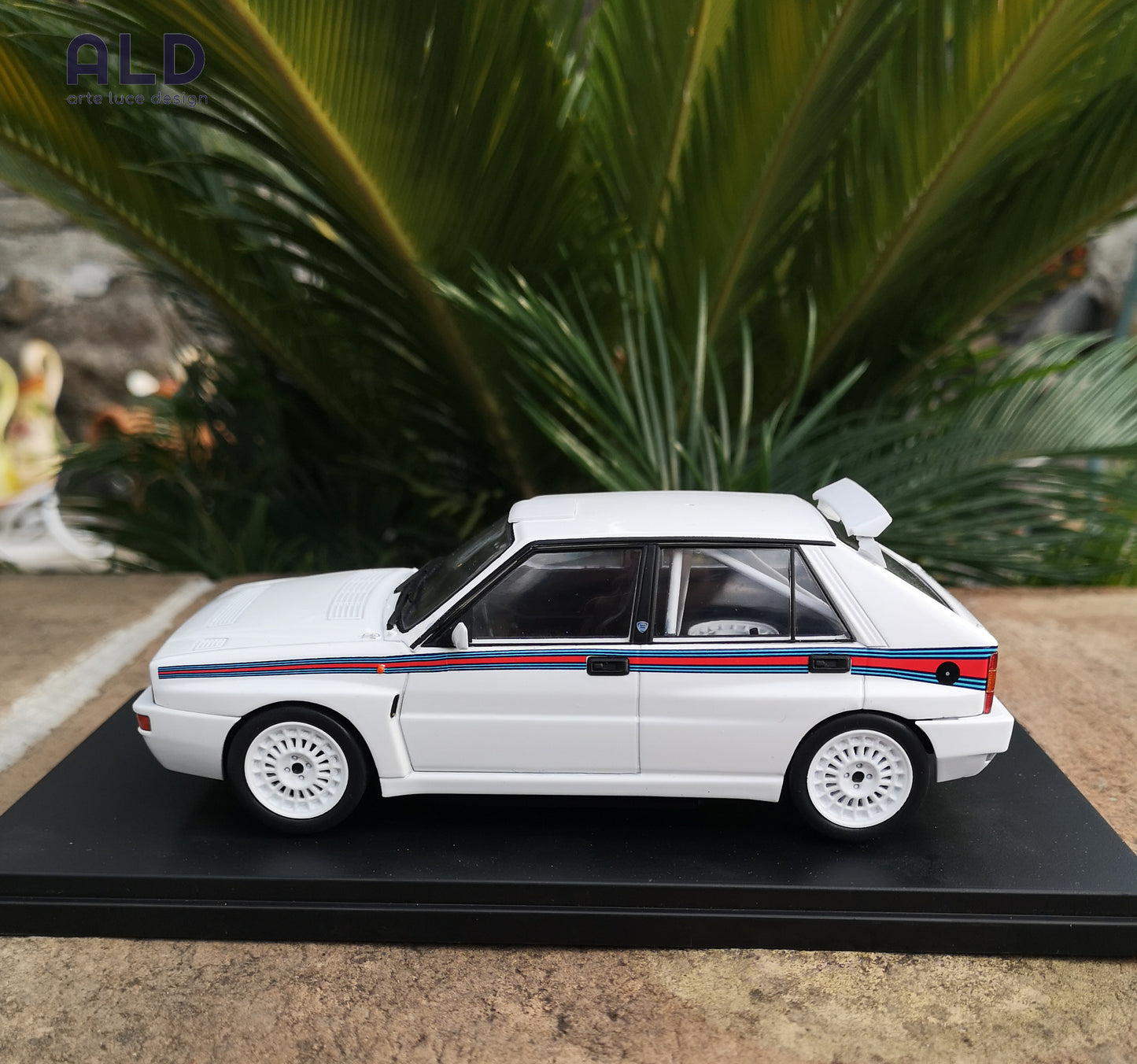 modellino auto scala 1/24 lancia delta hf integrale della white box modellini