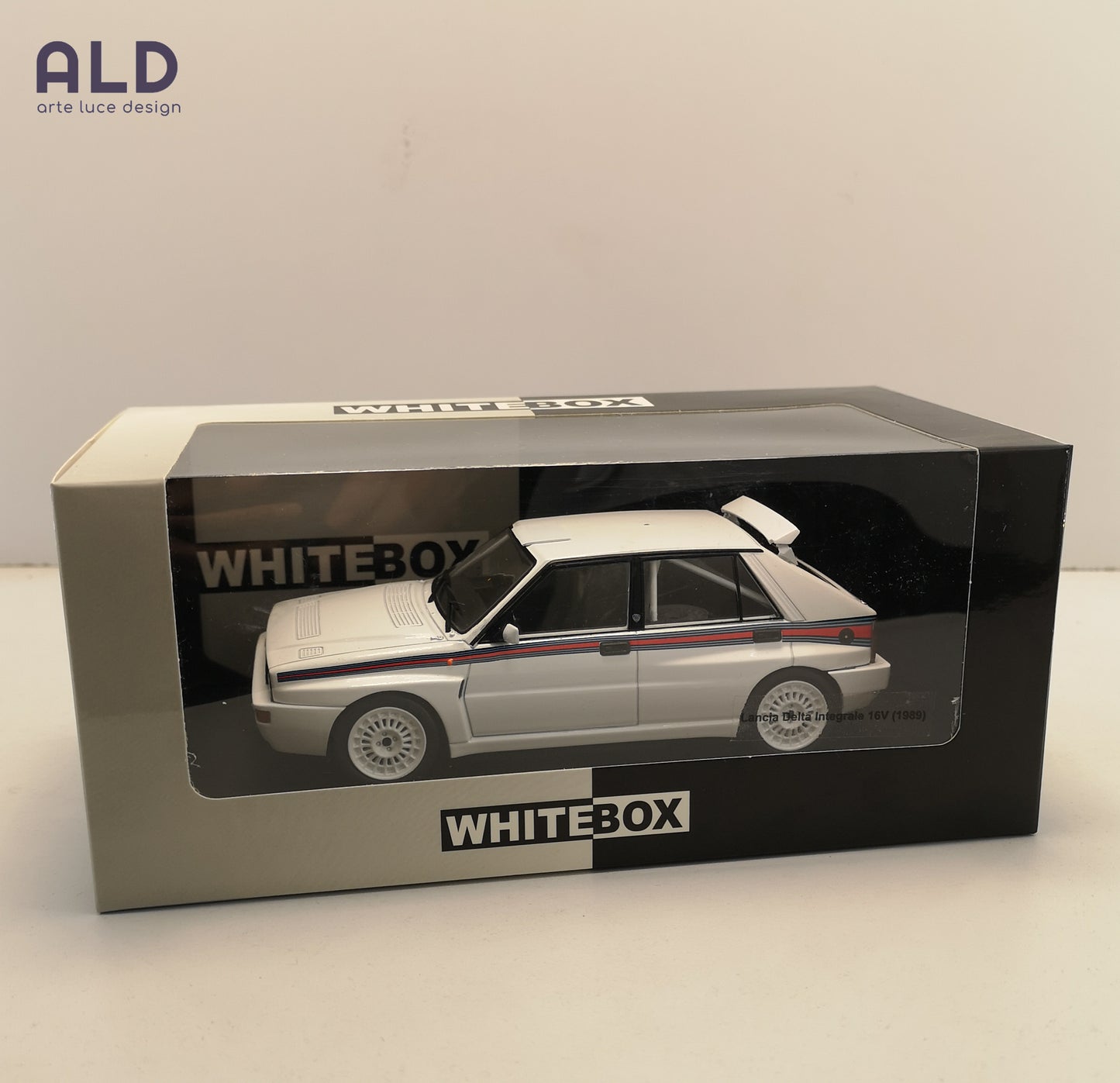 modellino auto scala 1/24 lancia delta hf integrale della white box modellini