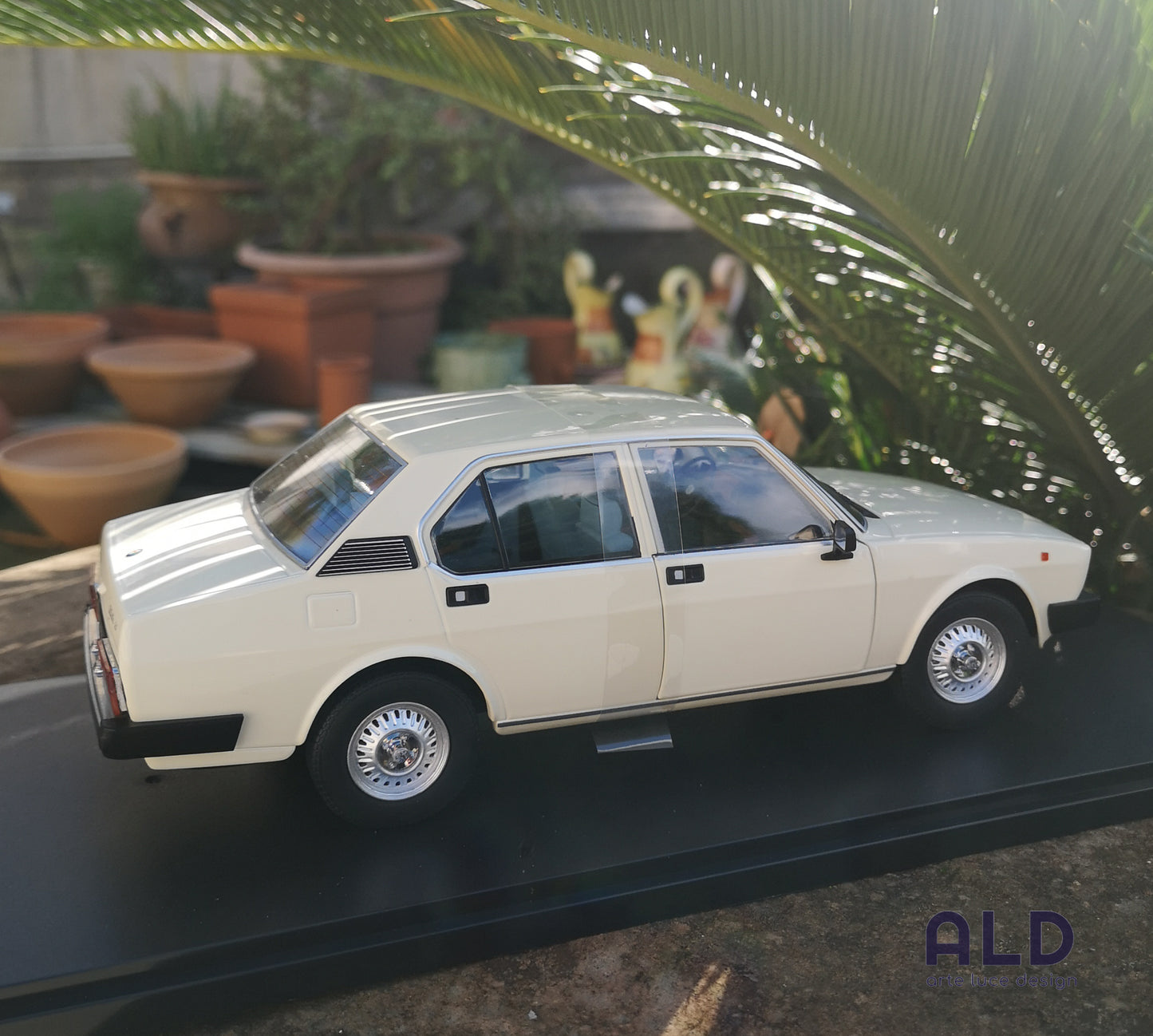 modellino auto scala 1/18 alfa romeo alfetta 2000 del 1978 modellini die cast