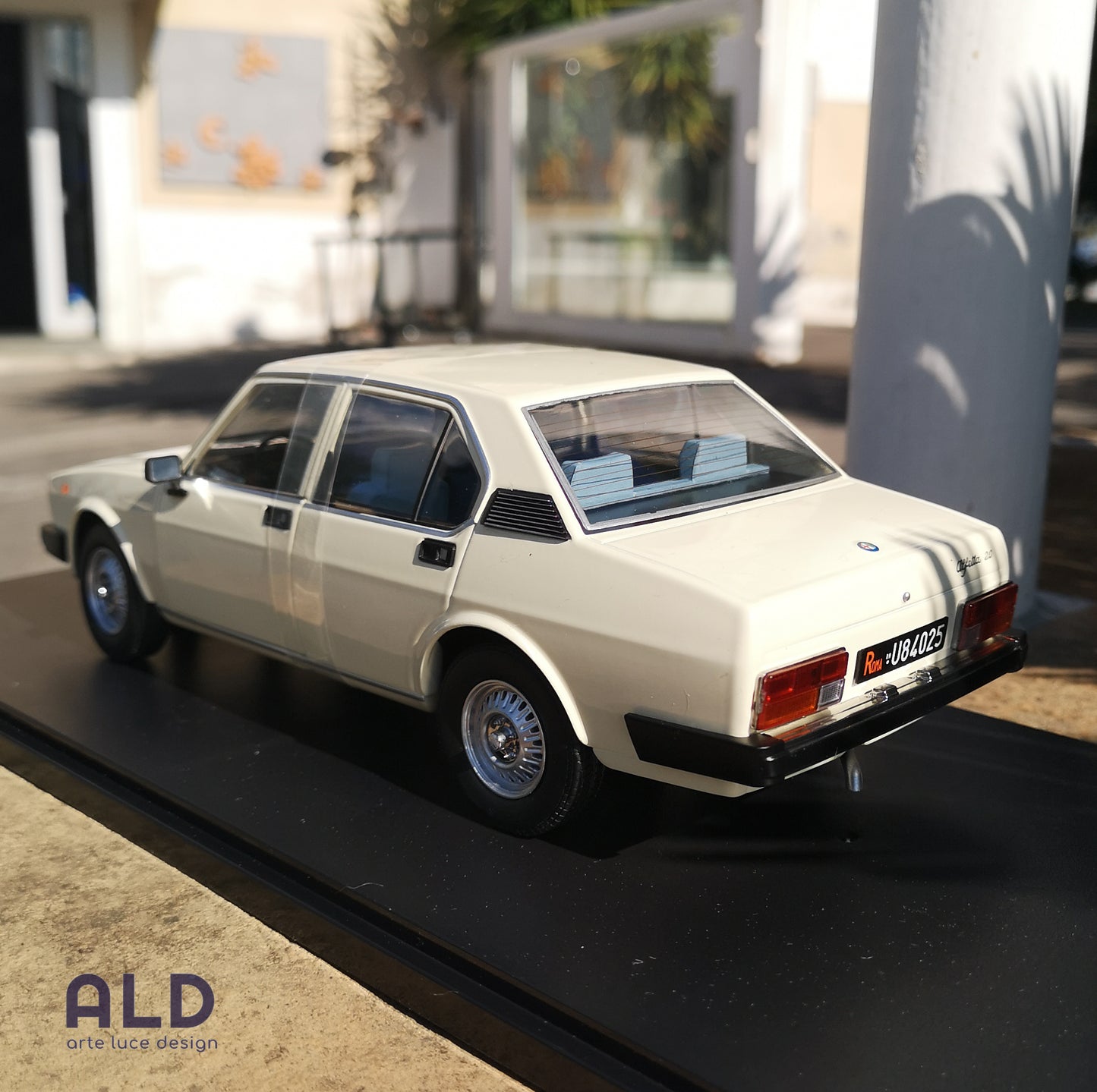 modellino auto scala 1/18 alfa romeo alfetta 2000 del 1978 modellini die cast