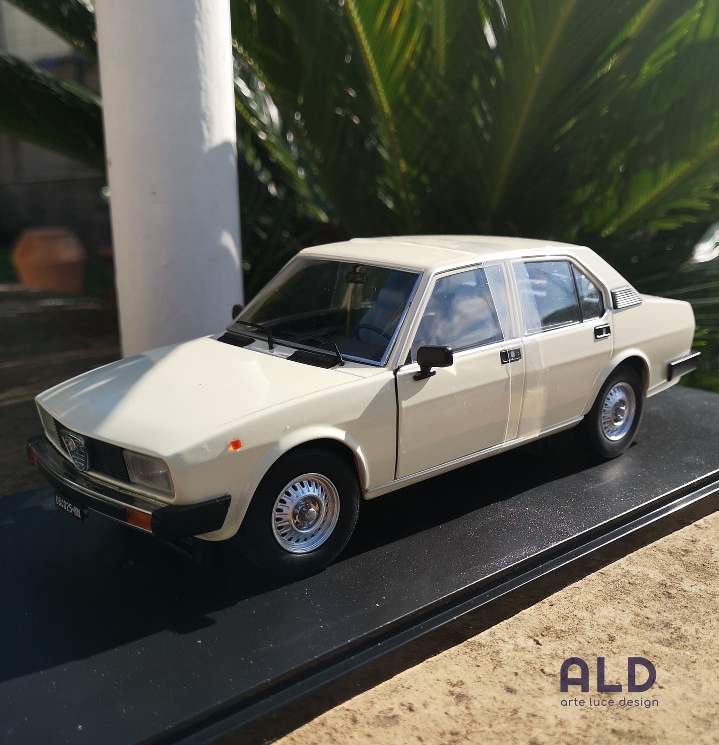 modellino auto scala 1/18 alfa romeo alfetta 2000 del 1978 modellini die cast