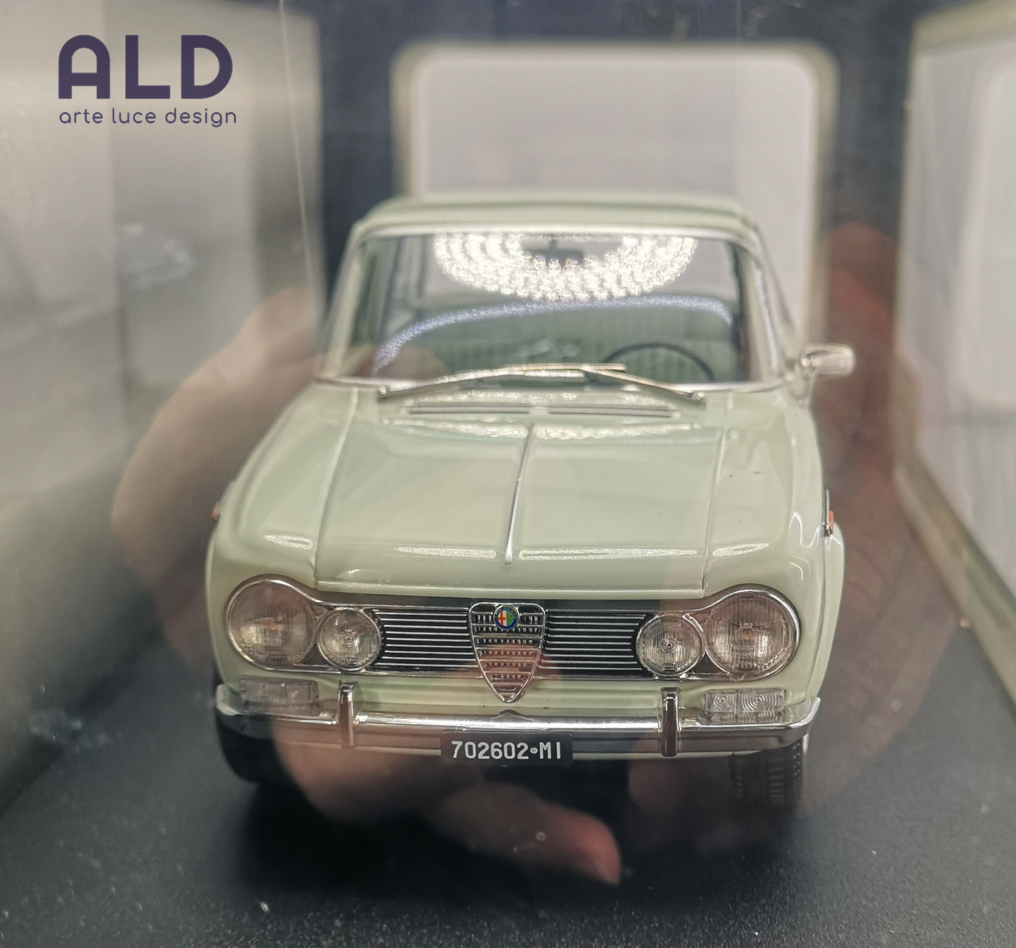 ALFA ROMEO GIULIA 1.6 Ti 1962 ACQUA DI FONTE Modellino auto scala 1/18