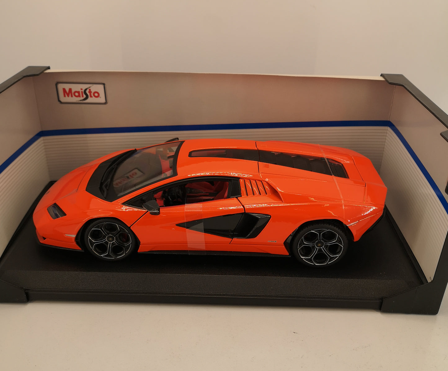 modellino auto scala 1/18 lamborghini countach lpi 800-4 modellini della maisto
