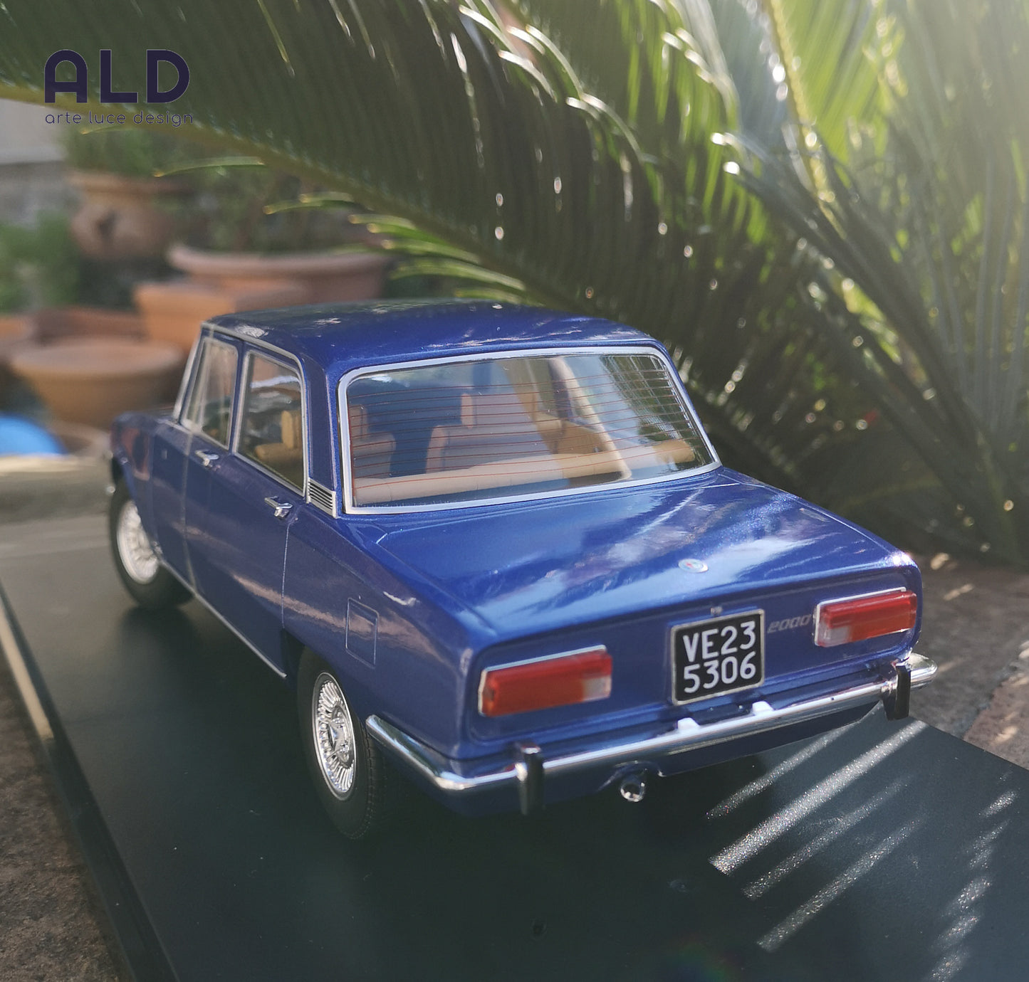 modellino auto scala 1/18 ALFA ROMEO 2000 BERLINA 1971 modellini della mitica
