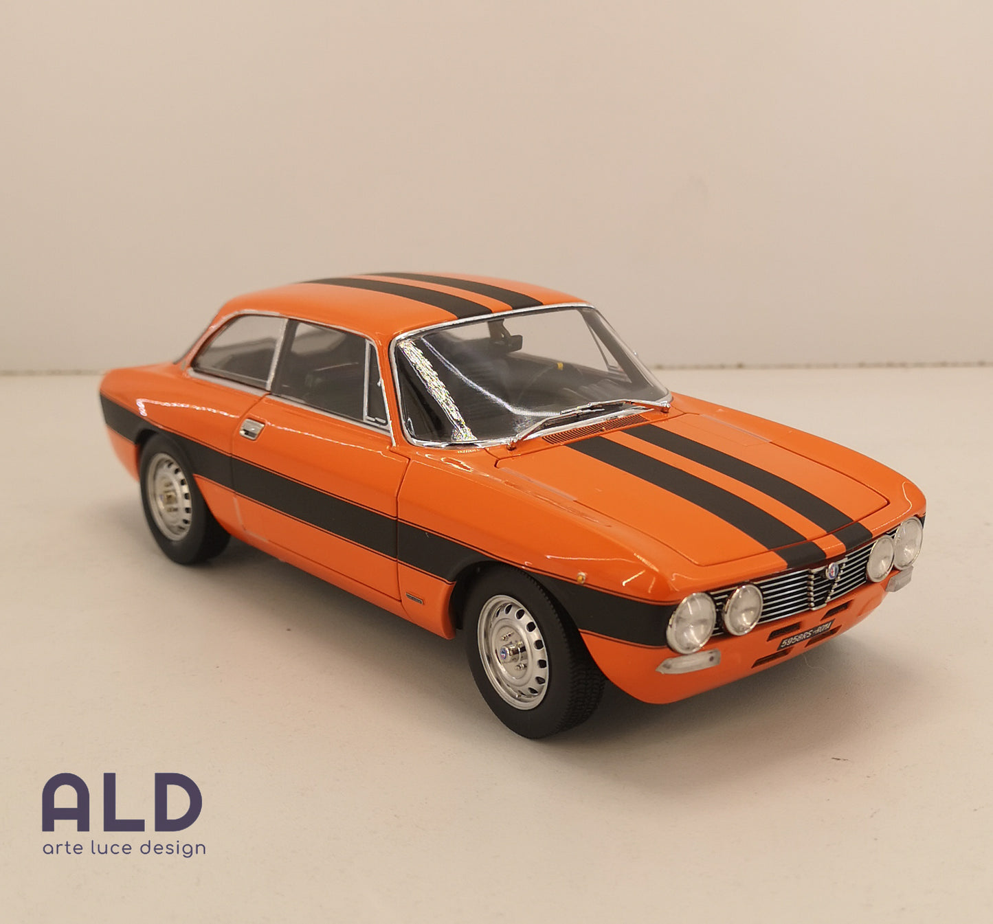 modellino auto 1/18 alfa romeo GTv 2000 del 1973 modellini GT collezione norev