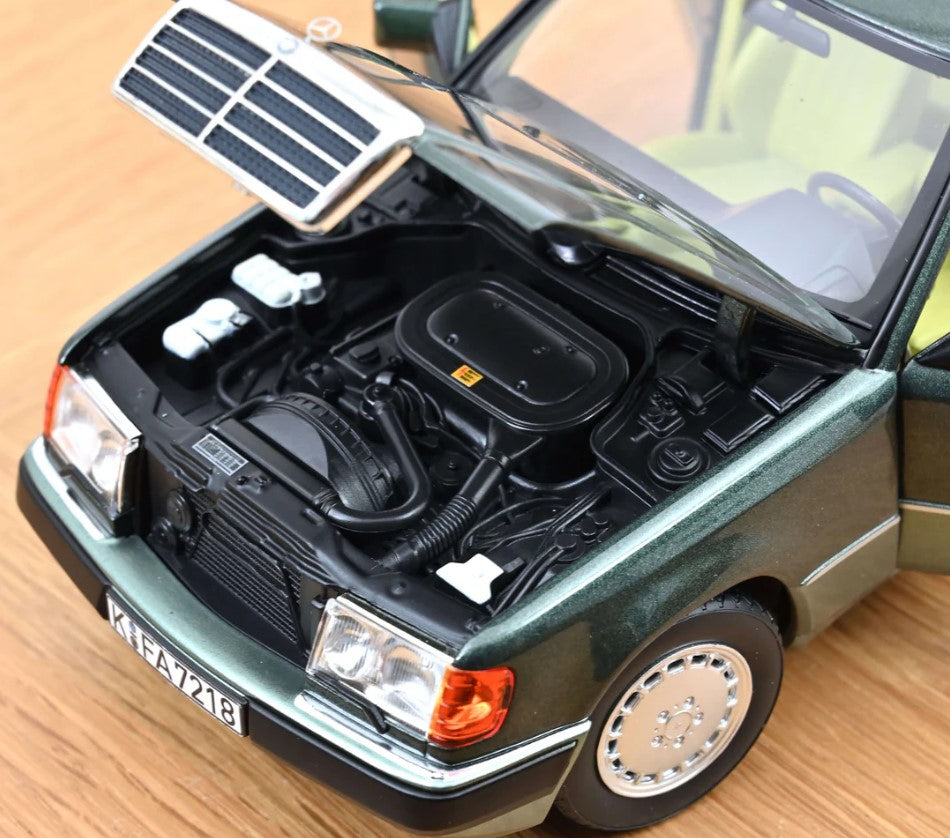 modellino auto scala 1/18 mercedes benz 230 E del 1990 modellini della norev