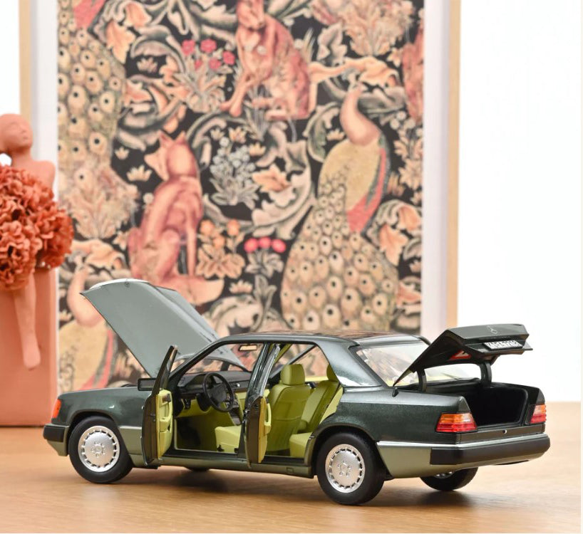 modellino auto scala 1/18 mercedes benz 230 E del 1990 modellini della norev