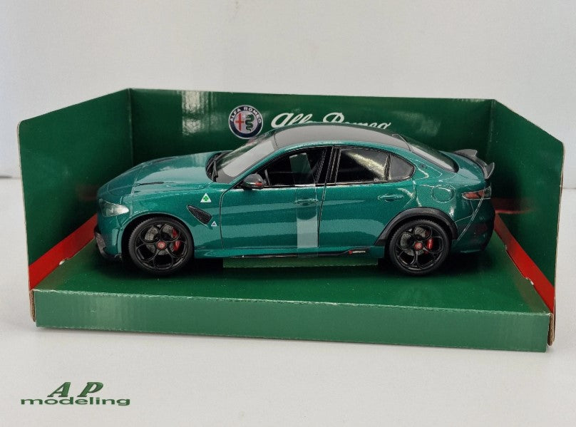 modellino auto 1/18 alfa romeo giulia GTA modellini da collezione bburago