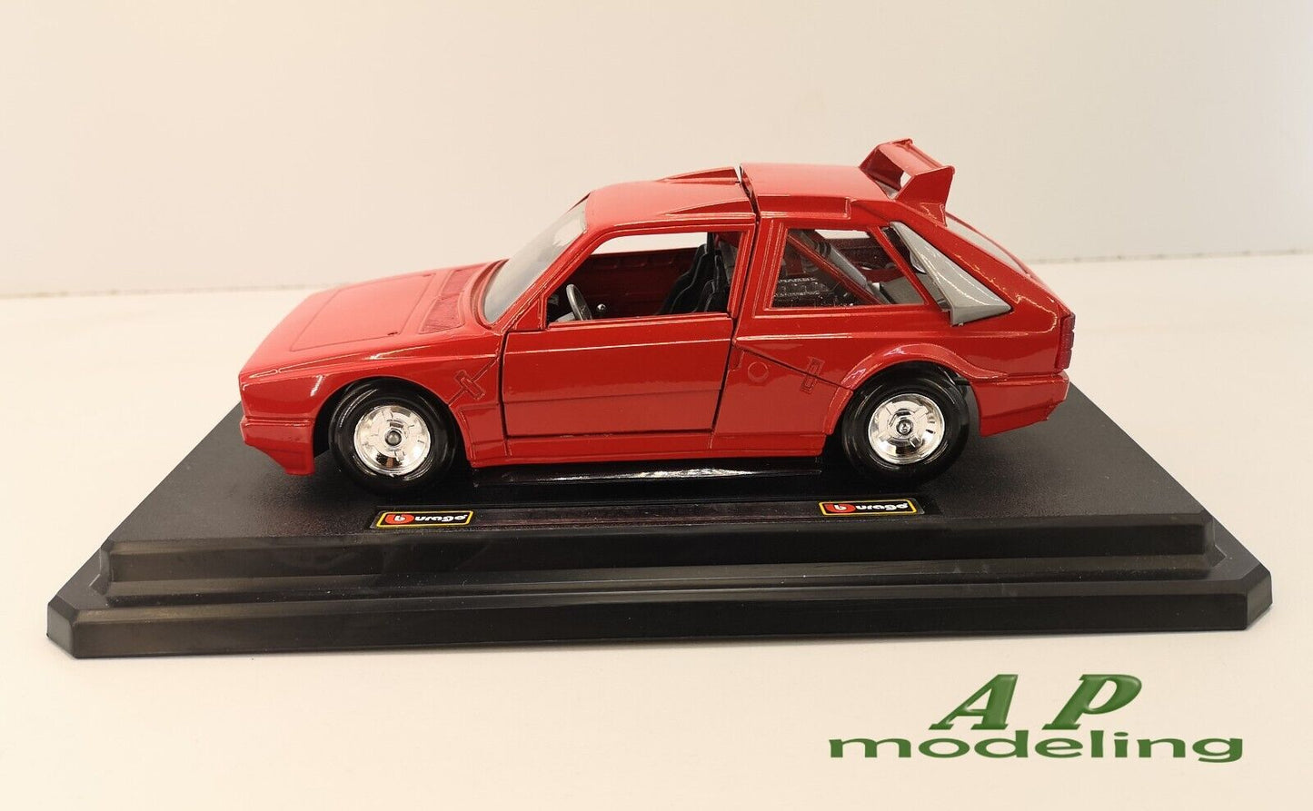 modellino auto scala 1/24 lancia delta s4 modellini obsoleti bburago die cast