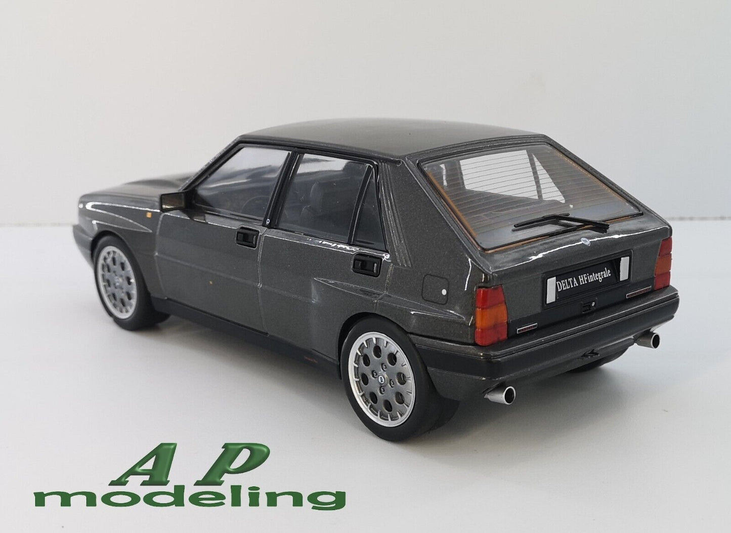 modellino auto 1:18 lancia delta hf integrale 16v del 1990 modellini die cast