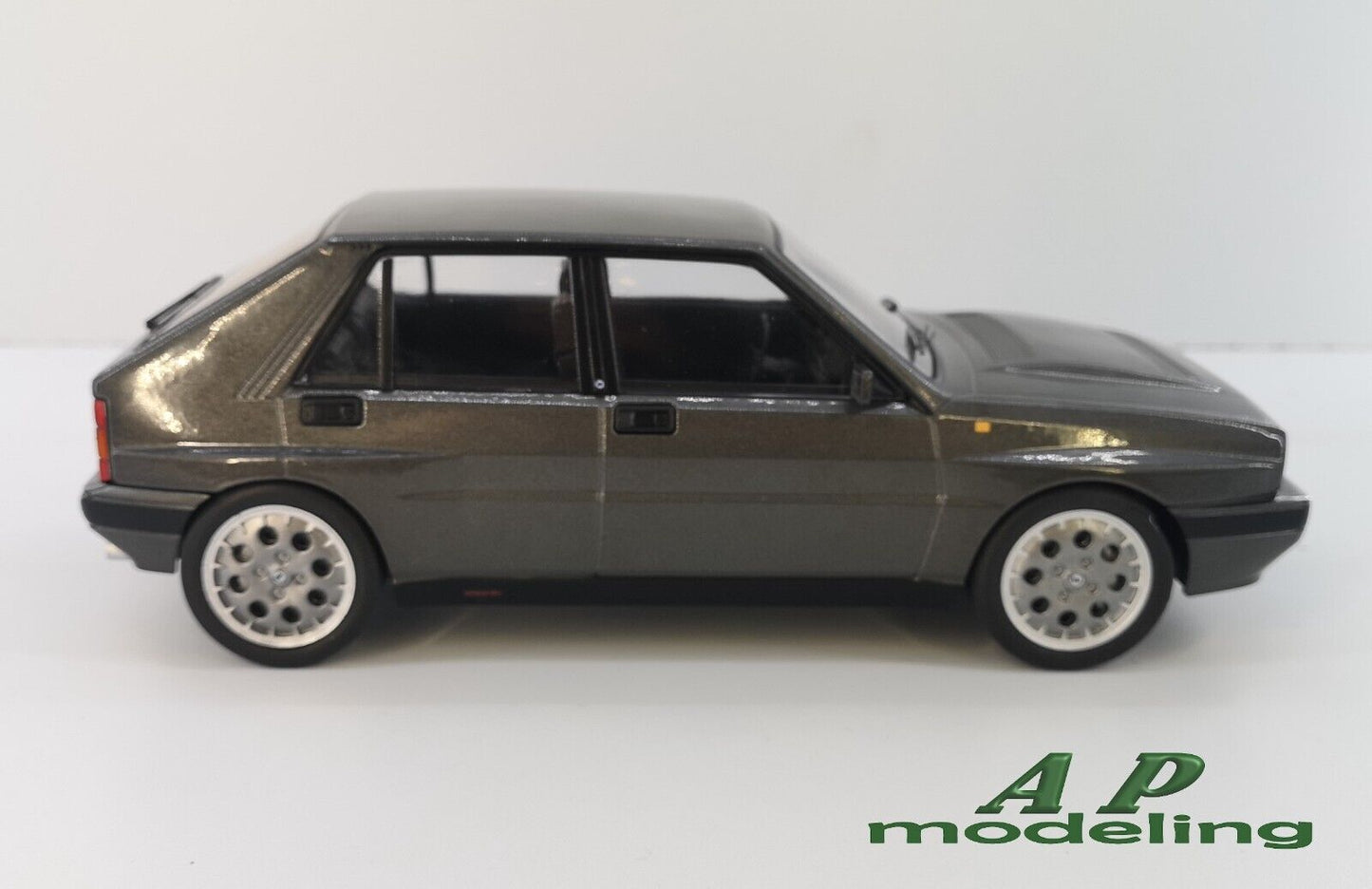 modellino auto 1:18 lancia delta hf integrale 16v del 1990 modellini die cast