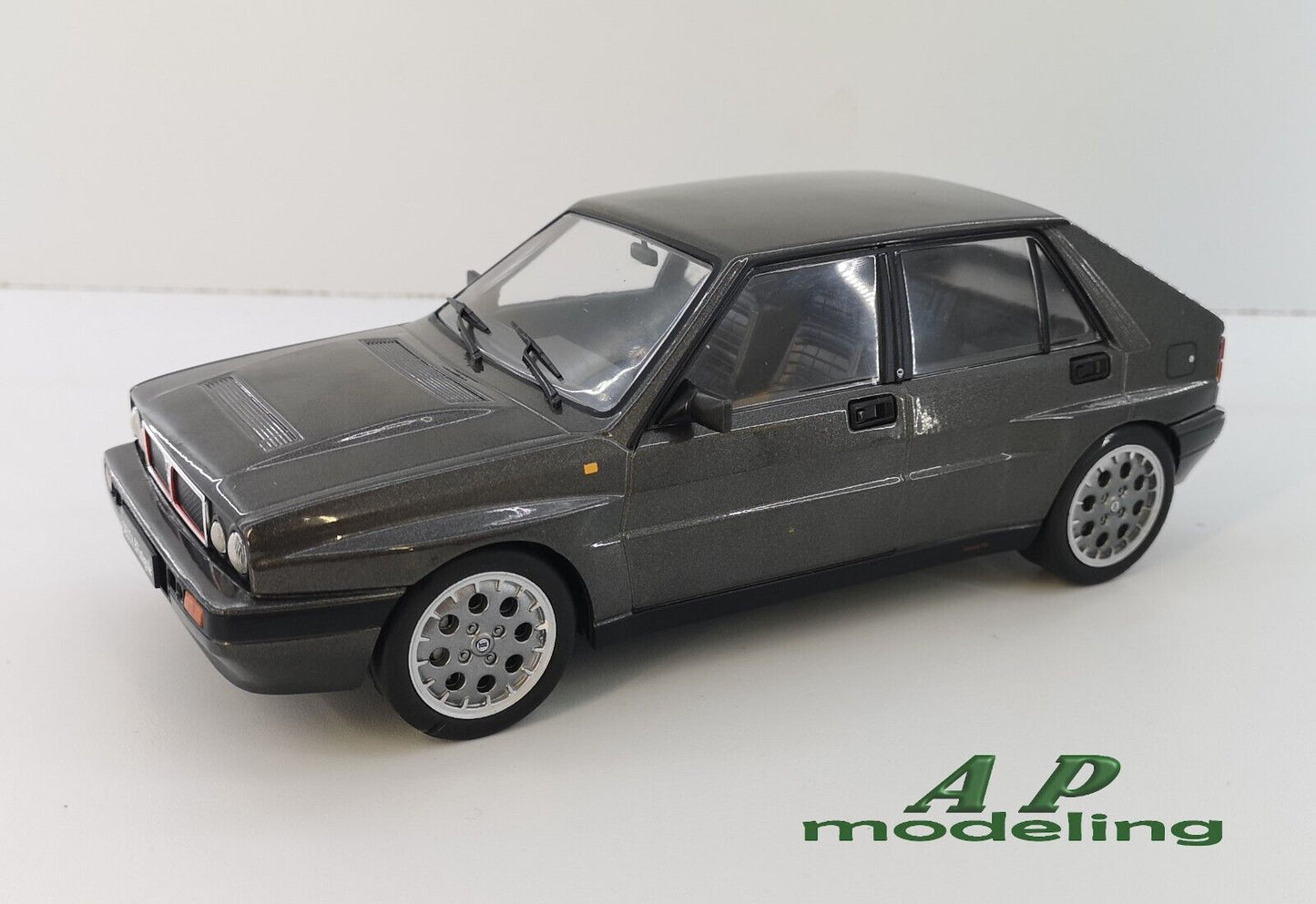 modellino auto 1:18 lancia delta hf integrale 16v del 1990 modellini die cast