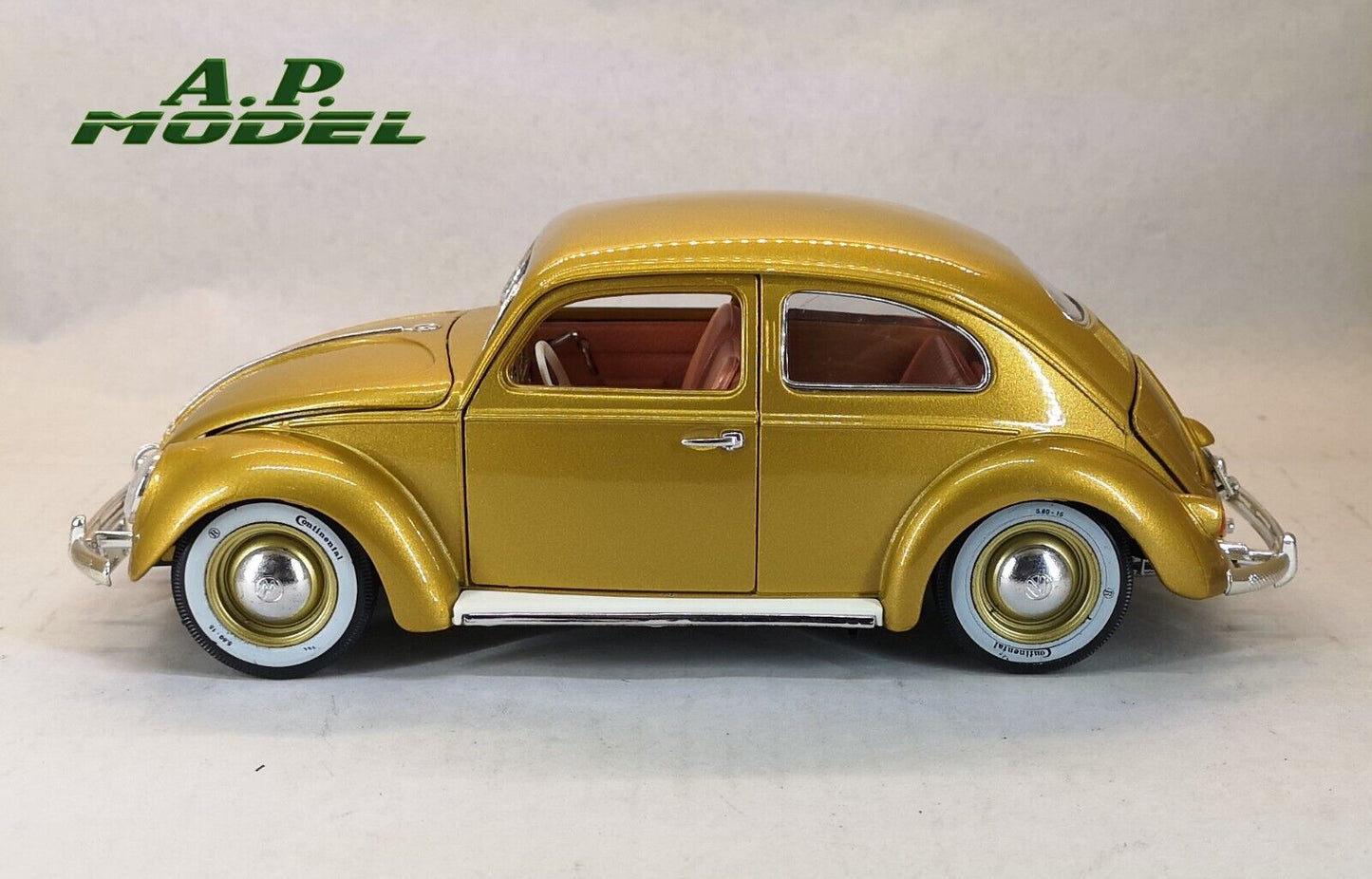 modellino auto 1:18 Volkswagen beetle del 1955 vw maggiolino maggiolone die cast usato