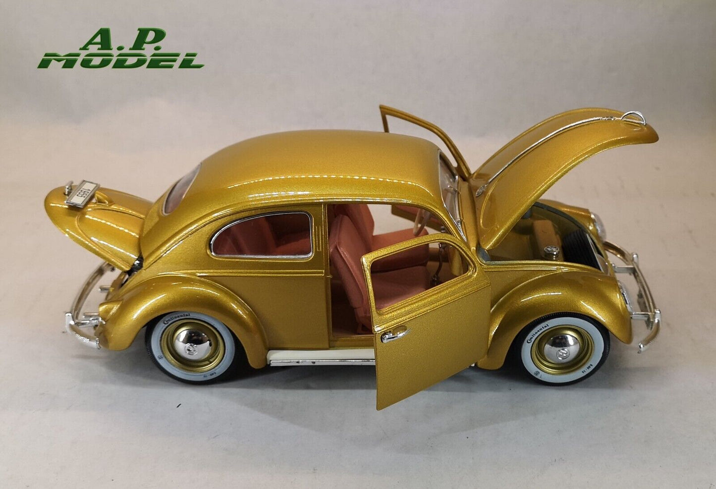 modellino auto 1:18 Volkswagen beetle del 1955 vw maggiolino maggiolone die cast usato