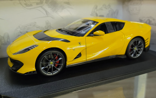 modellino auto scala 1/18 FERRARI 812 COMPETIZIONE 2021 bburago GIALLO MODENA