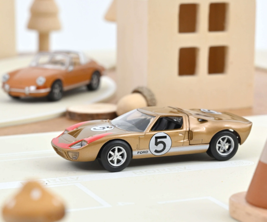 modellino auto scala 1/43 ford gt 40 oro modellini da collezione della norev