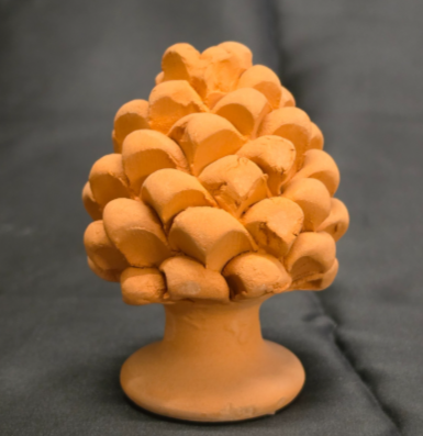 Soprammobile siciliano Pigna portafortuna in terracotta rossa grezza h 10,5cm
